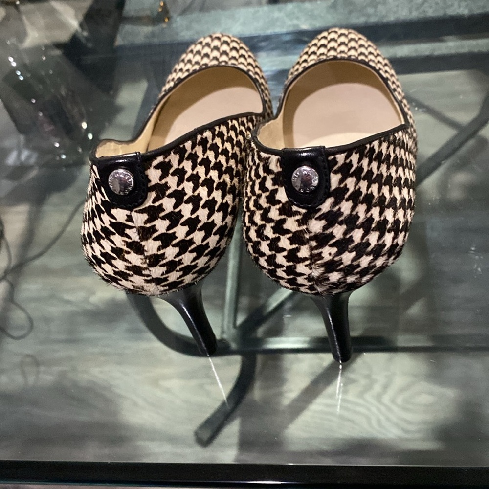 NWT designer women’s 3 1/2 inch heels - horsehair patterned shoes - Picture 3 of 7